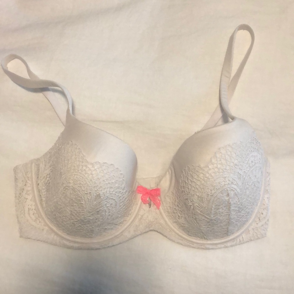 34DD Body by Victoria.